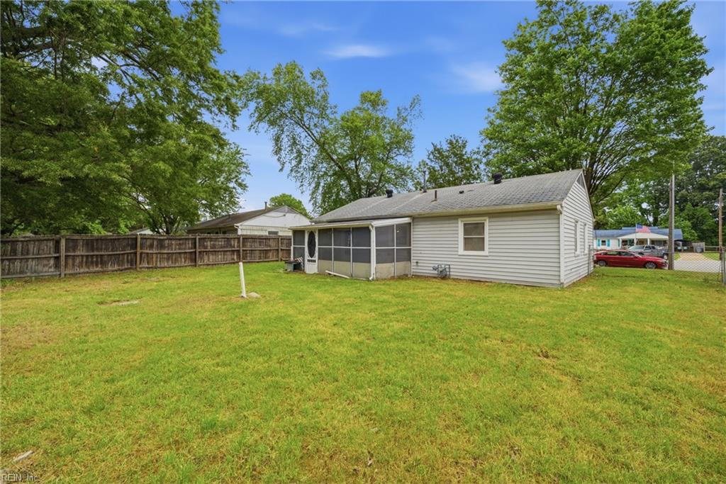 1003 Rollins Cir Property Photo 20