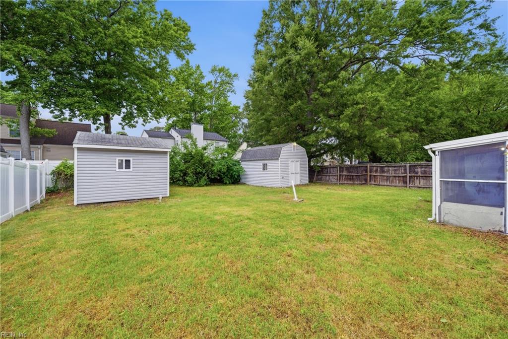 1003 Rollins Cir Property Photo 21