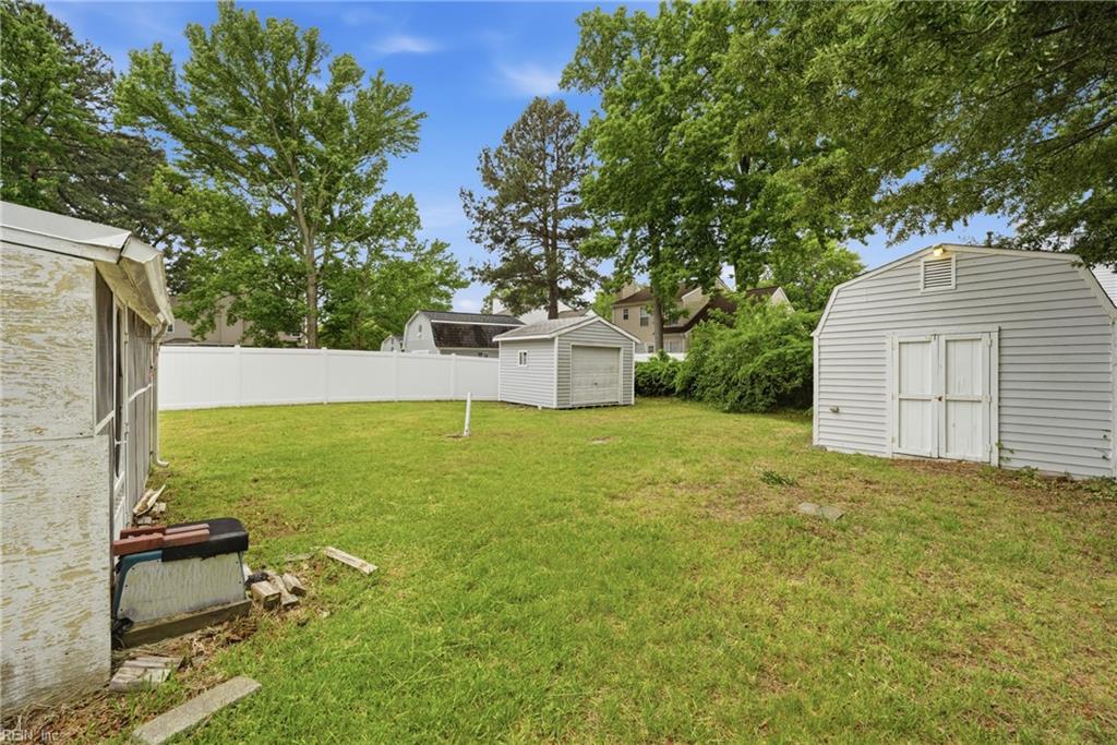 1003 Rollins Cir Property Photo 22