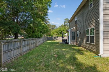 835 Burton St Property Photo 27