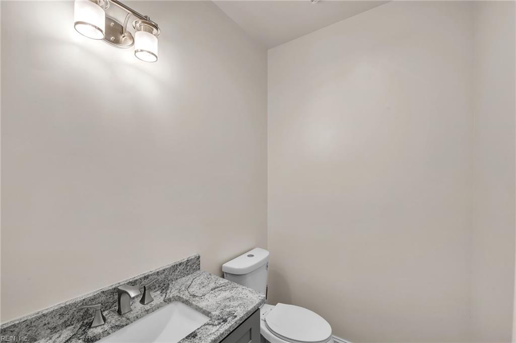 166 Skippers Ct Property Photo 14