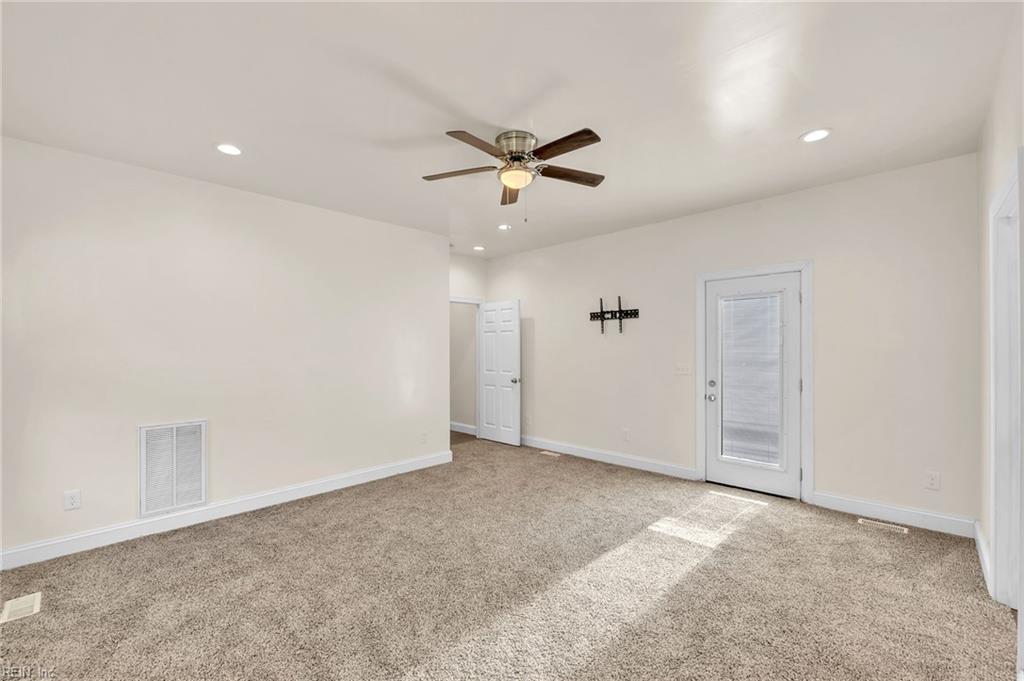 166 Skippers Ct Property Photo 16