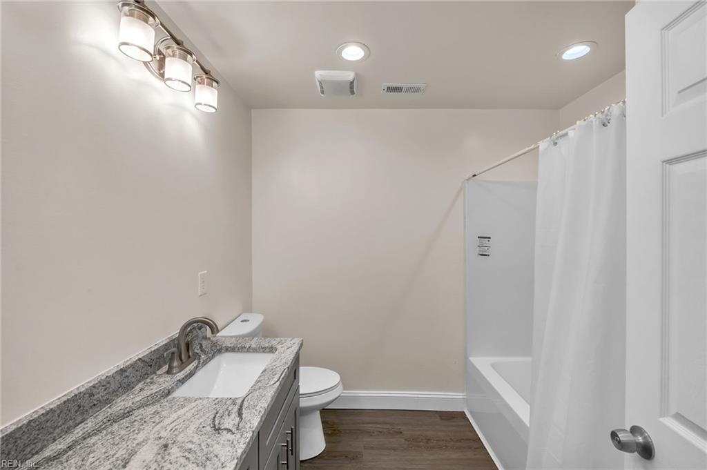 166 Skippers Ct Property Photo 18