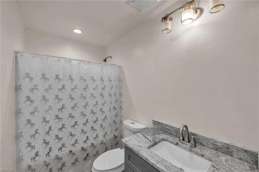 166 Skippers Ct Property Photo 24