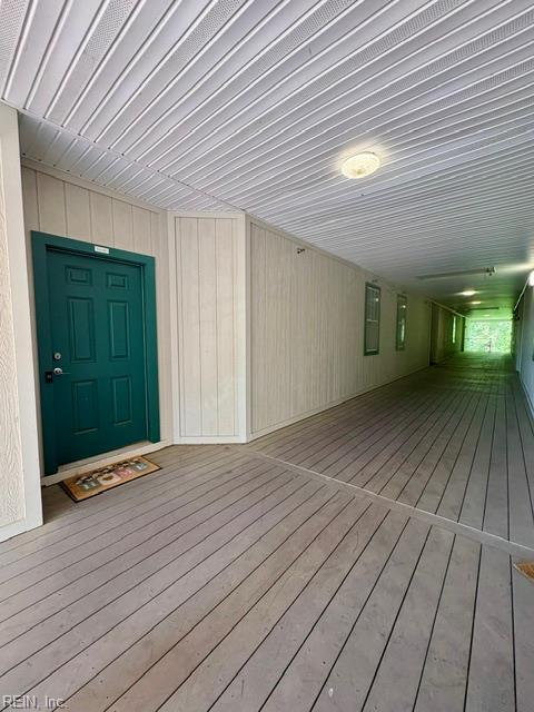 912 Southmoor Dr Property Photo 4