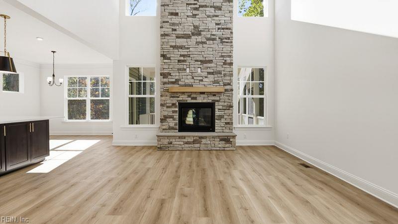 303 Warwick Xing Property Photo 15