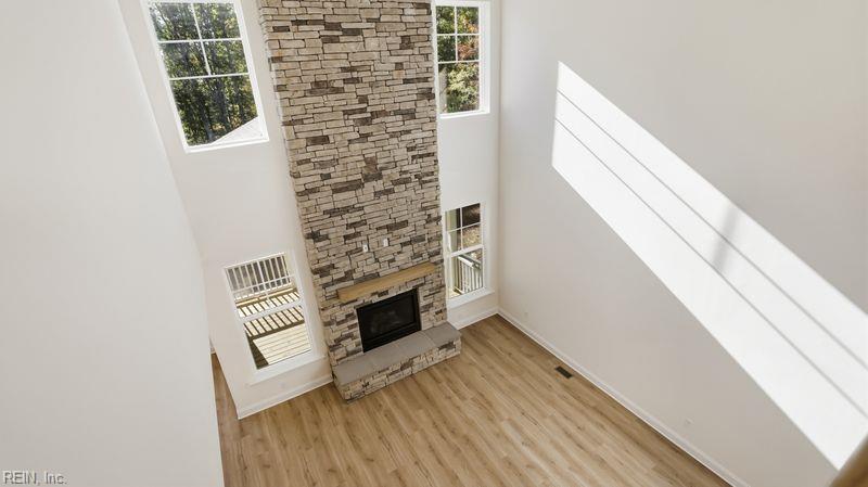 303 Warwick Xing Property Photo 33