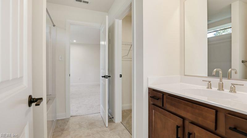303 Warwick Xing Property Photo 40