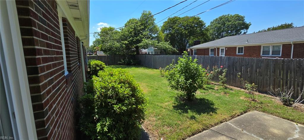2444 Everglades Rd Property Photo 5