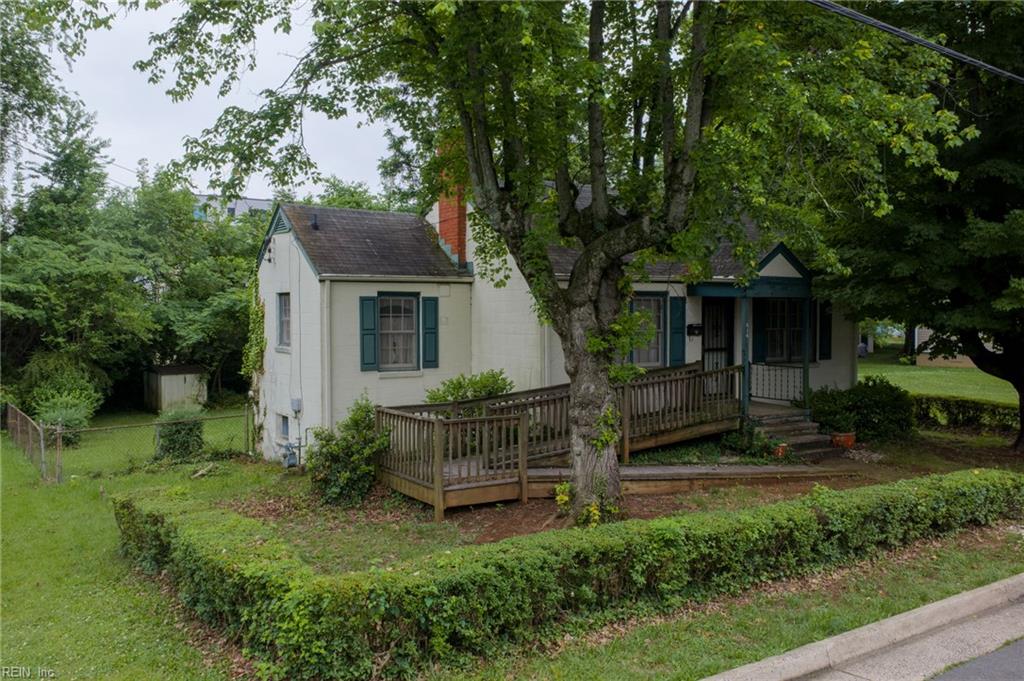414 10 1/2 St Nw Property Photo 8