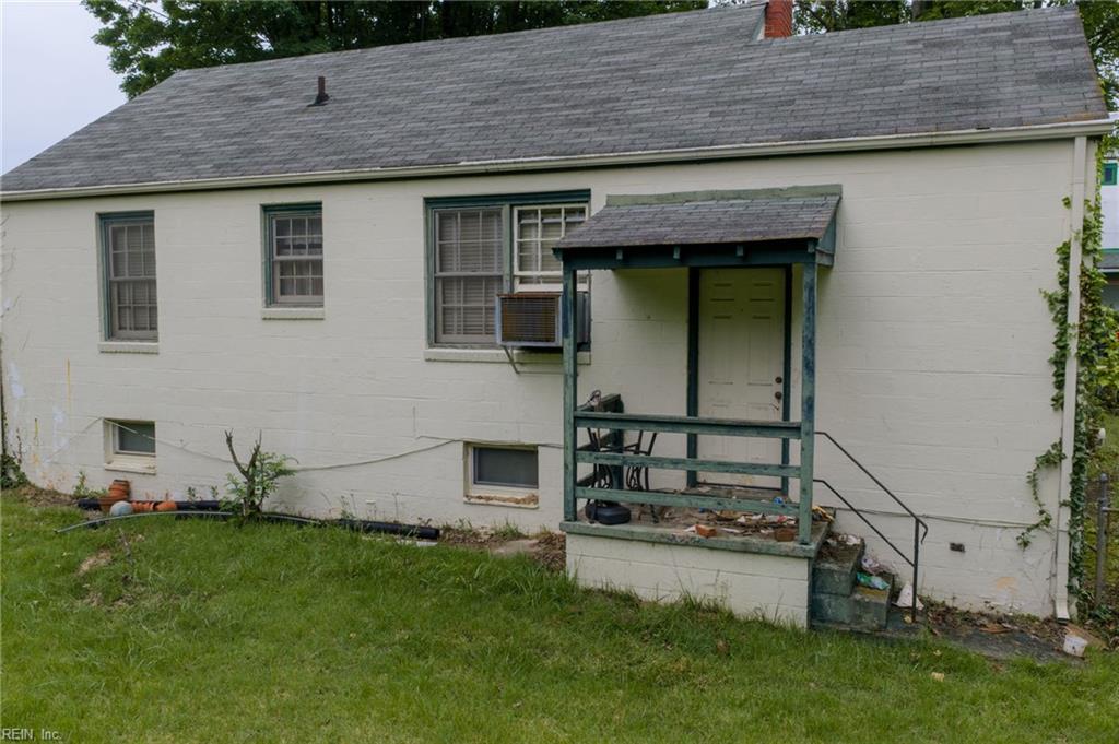 414 10 1/2 St Nw Property Photo 9