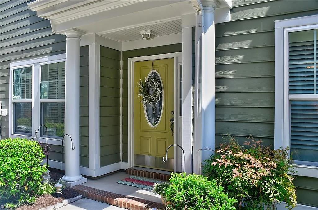 212 Stowe Dr Property Photo 3