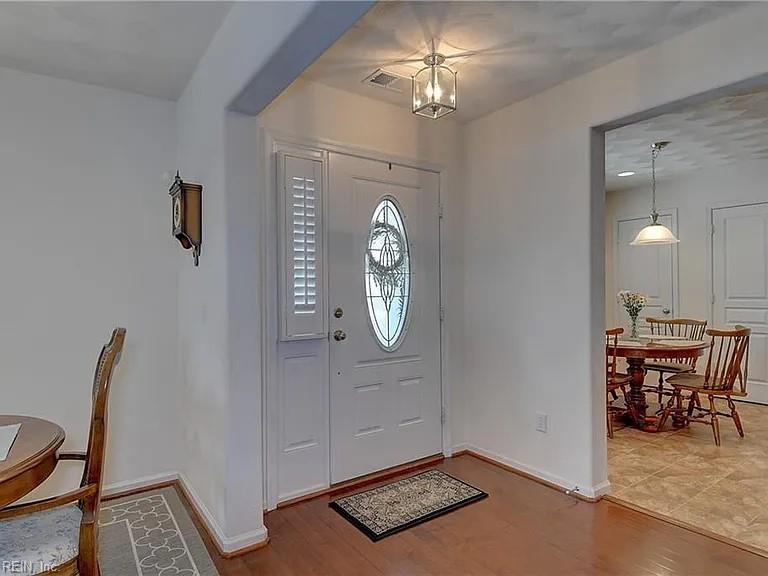 212 Stowe Dr Property Photo 5