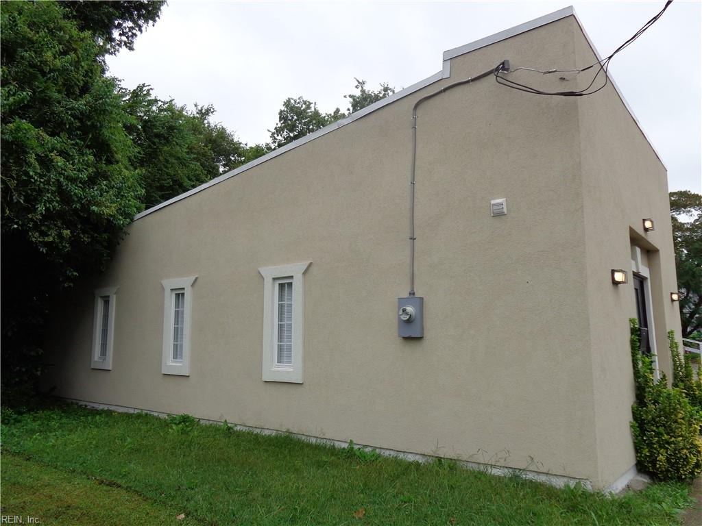 1505 W 42nd St Property Photo 3