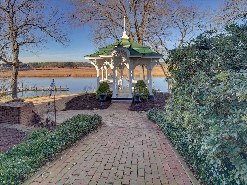 345 S Church St Property Photo 4