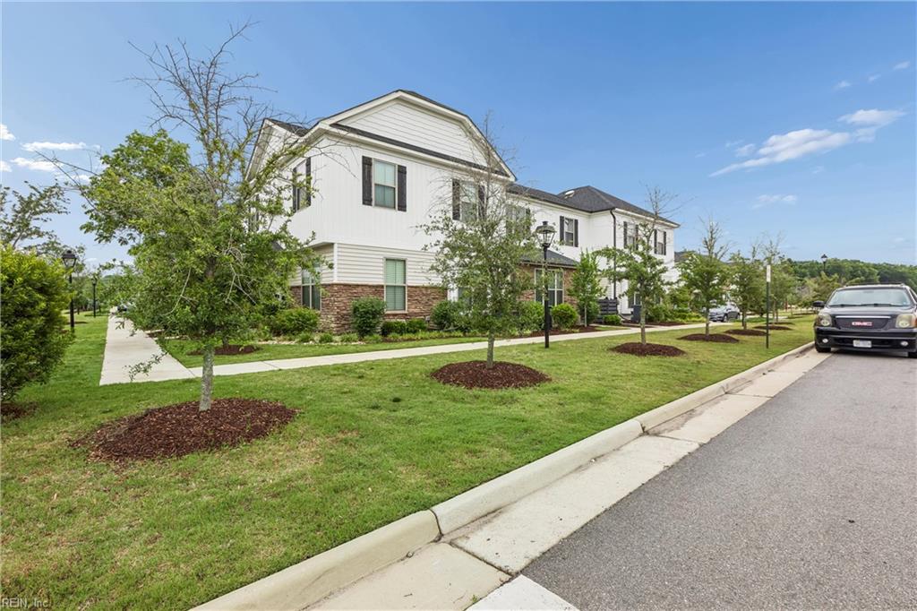 907 Kathy Ann Way W Property Photo 1