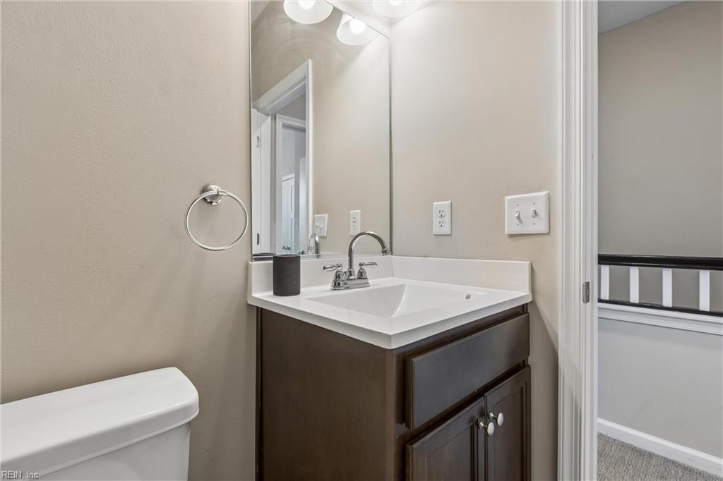 907 Kathy Ann Way W Property Photo 18