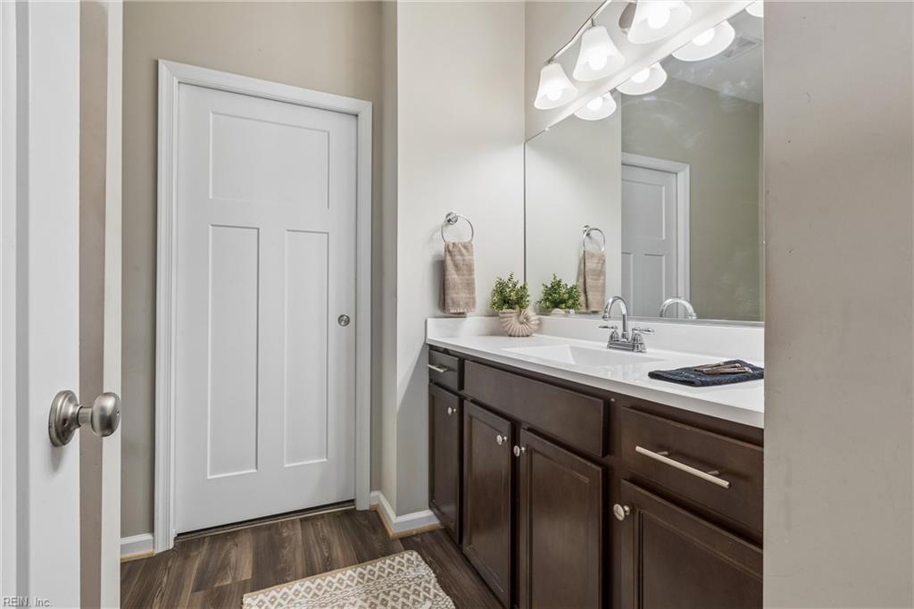 907 Kathy Ann Way W Property Photo 24