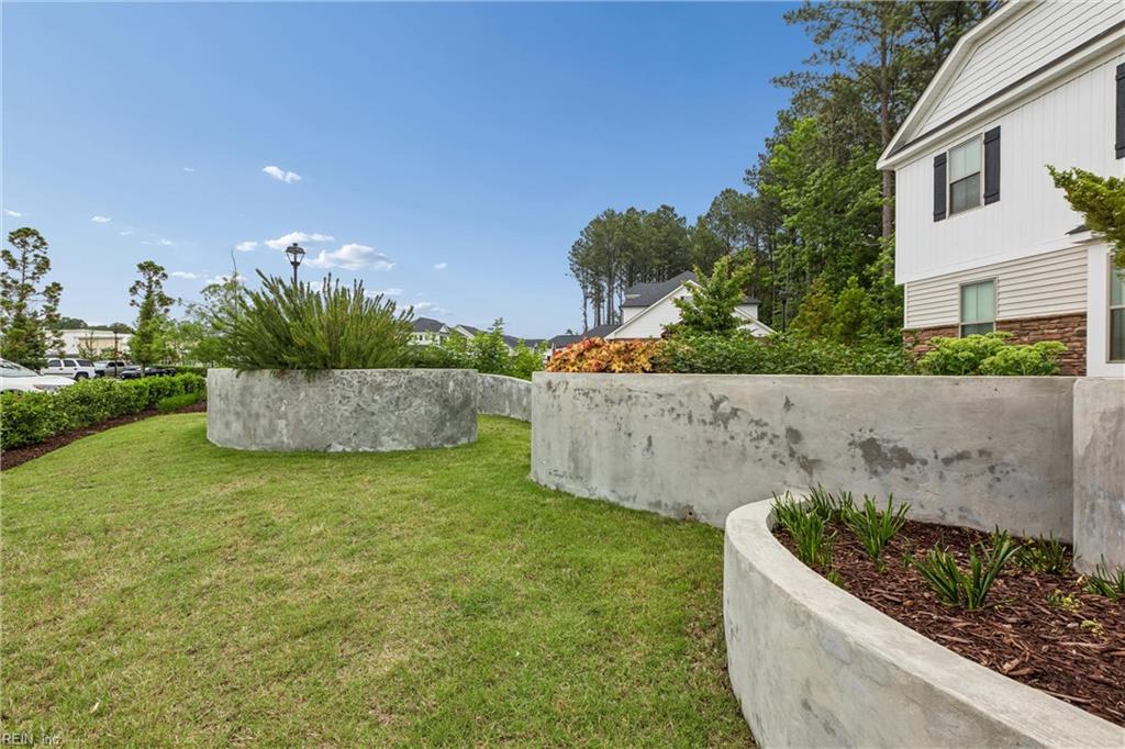 907 Kathy Ann Way W Property Photo 32