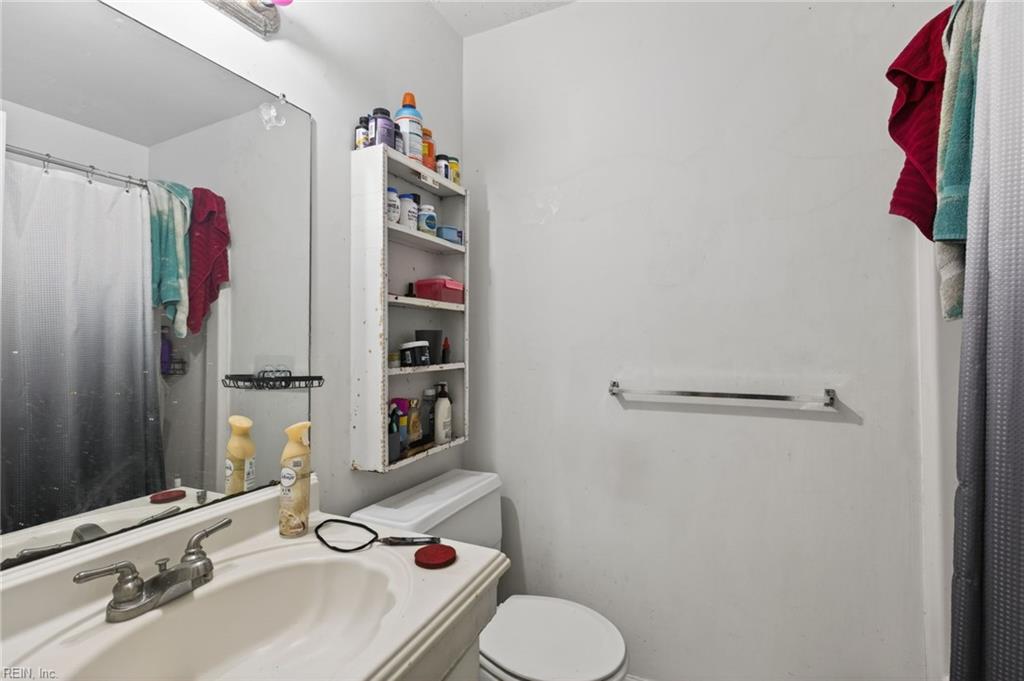 1435 Longdale Dr Property Photo 13