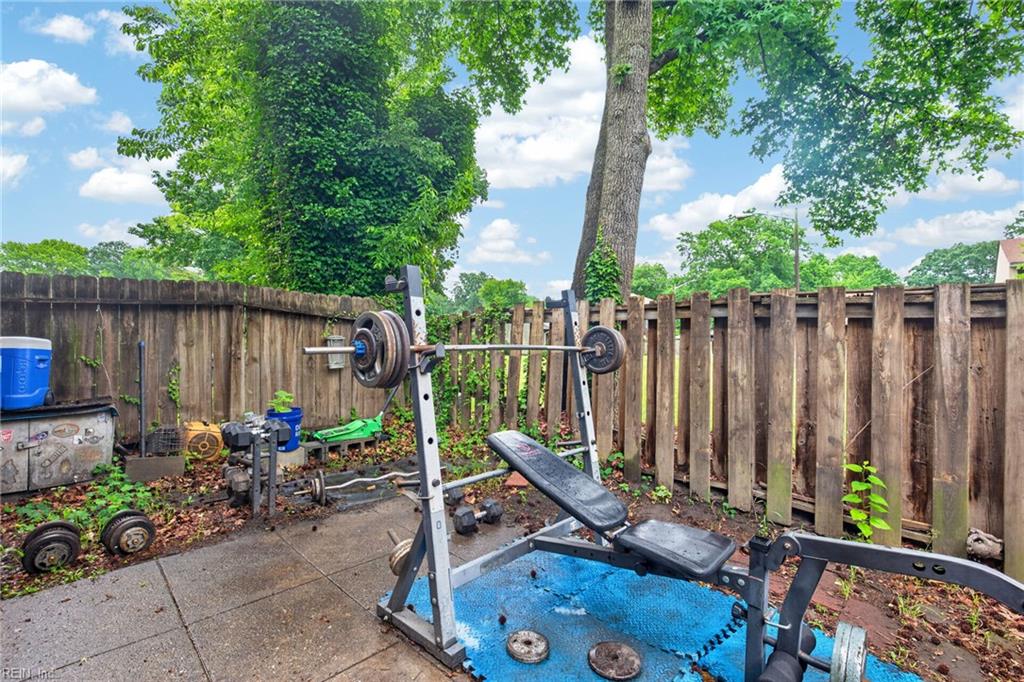1435 Longdale Dr Property Photo 18