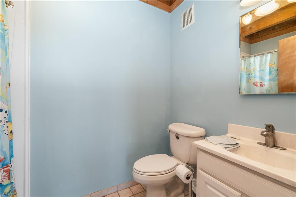 178 Whites Neck Ln Property Photo 7
