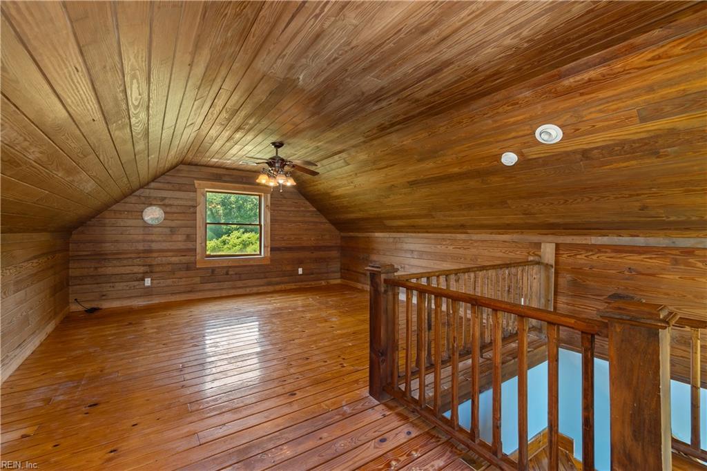 178 Whites Neck Ln Property Photo 10