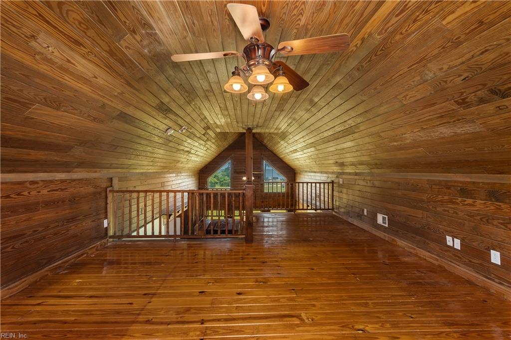 178 Whites Neck Ln Property Photo 12