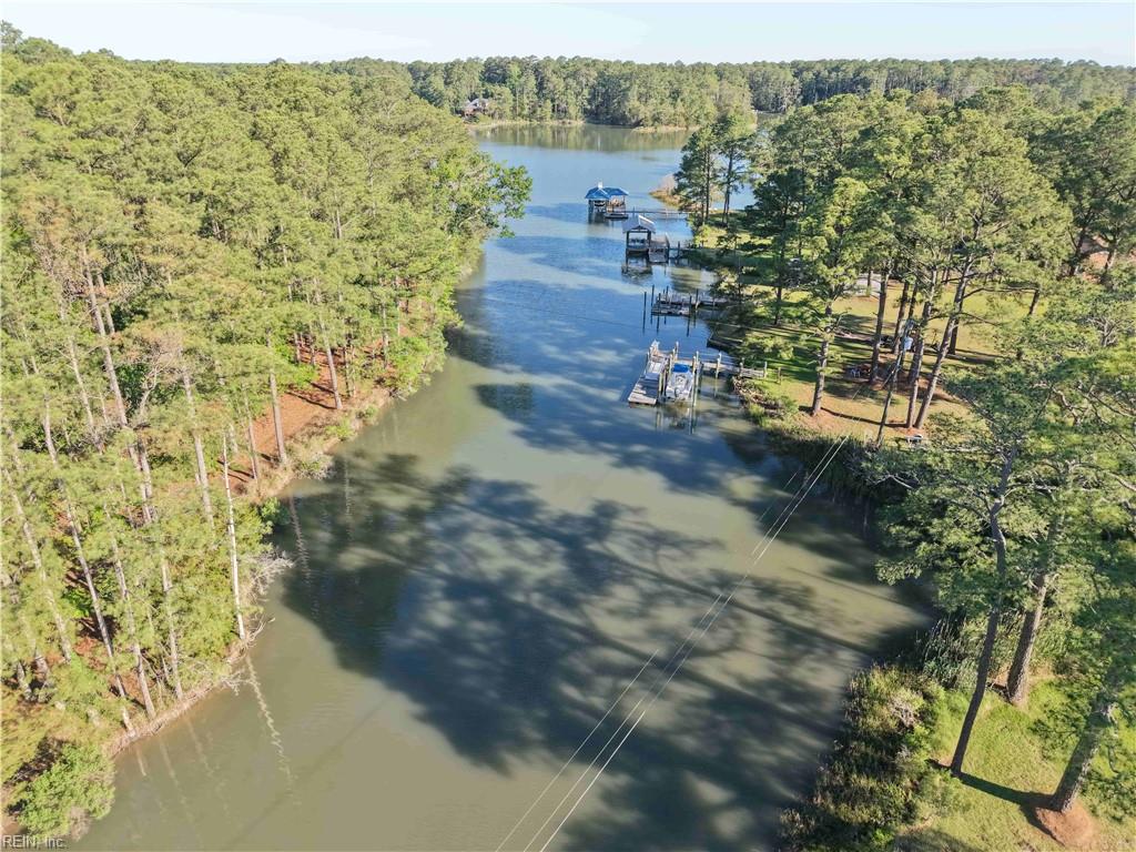 615 Ship Point Rd Property Photo 2