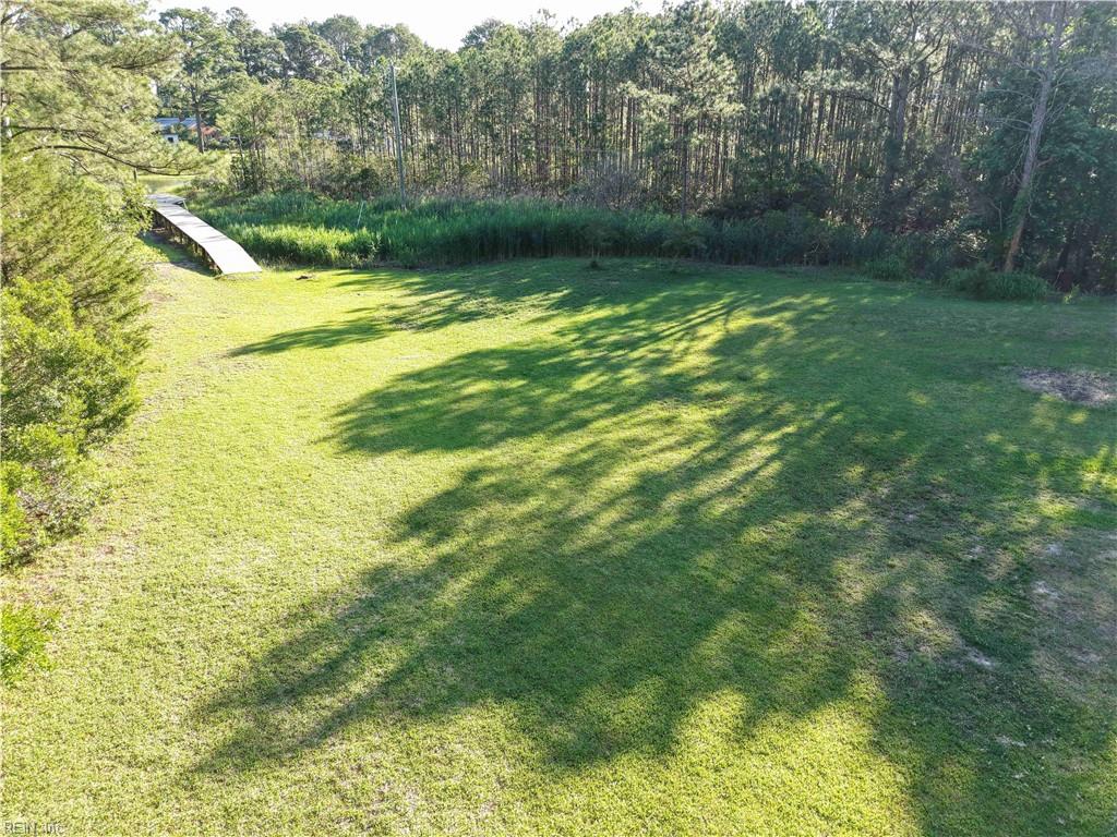 615 Ship Point Rd Property Photo 3