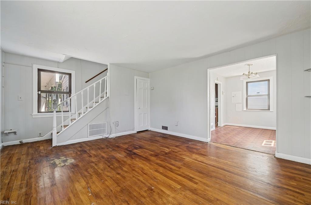 843 15th St Property Photo 3