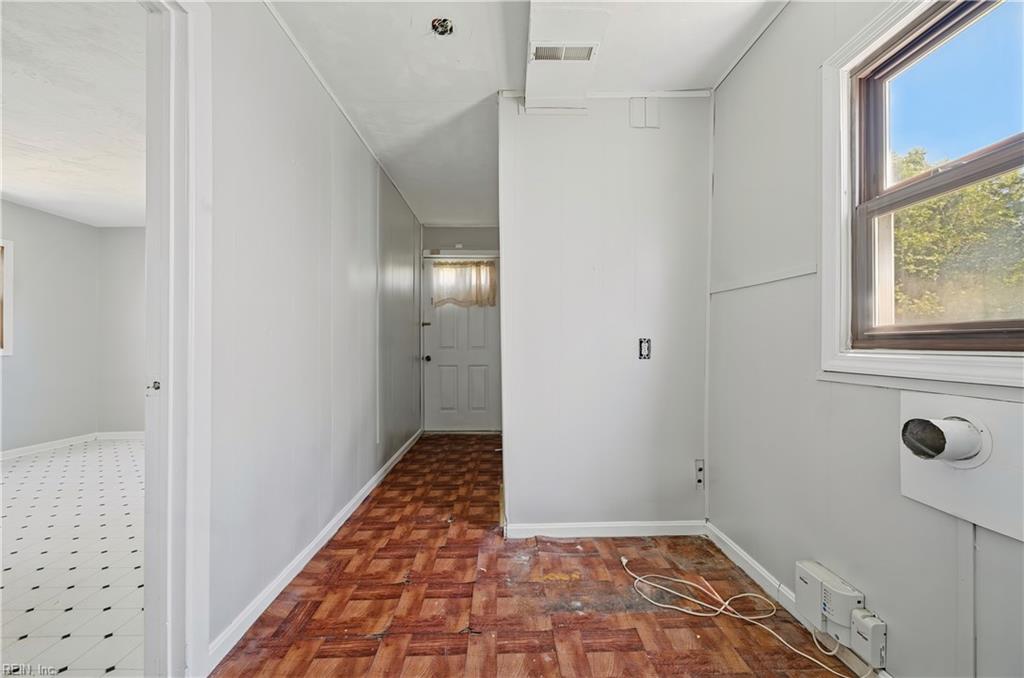 843 15th St Property Photo 5