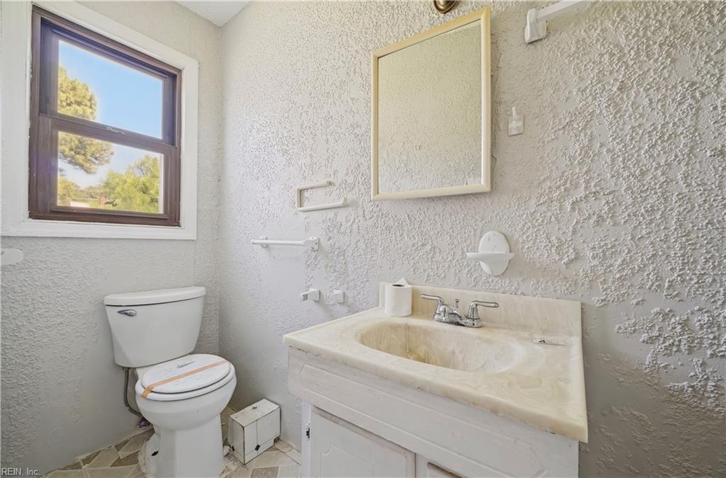843 15th St Property Photo 6