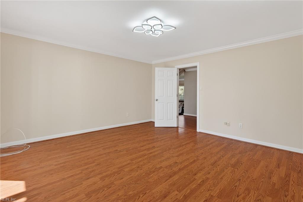 800 Oriole Dr Property Photo 7