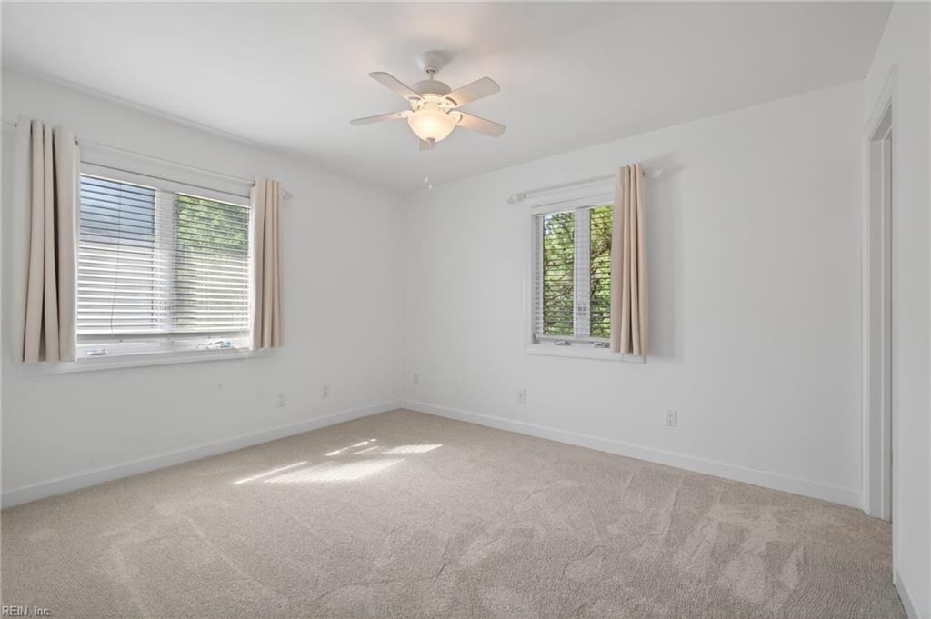 800 Oriole Dr Property Photo 18