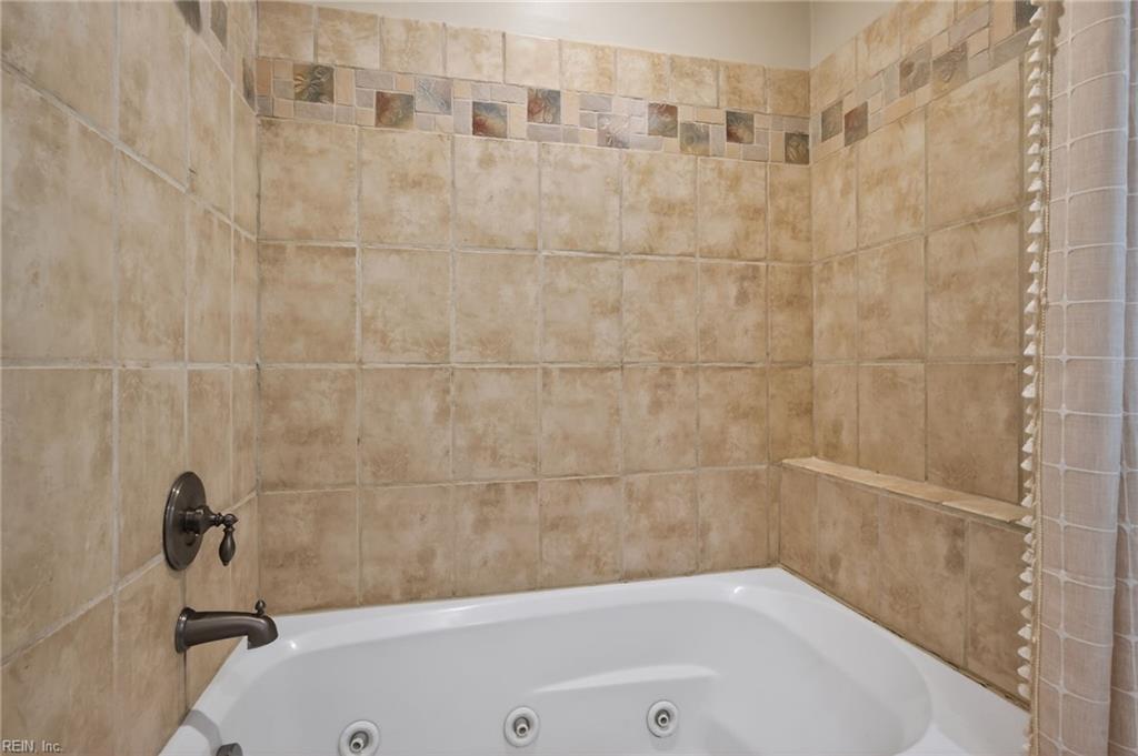 800 Oriole Dr Property Photo 27