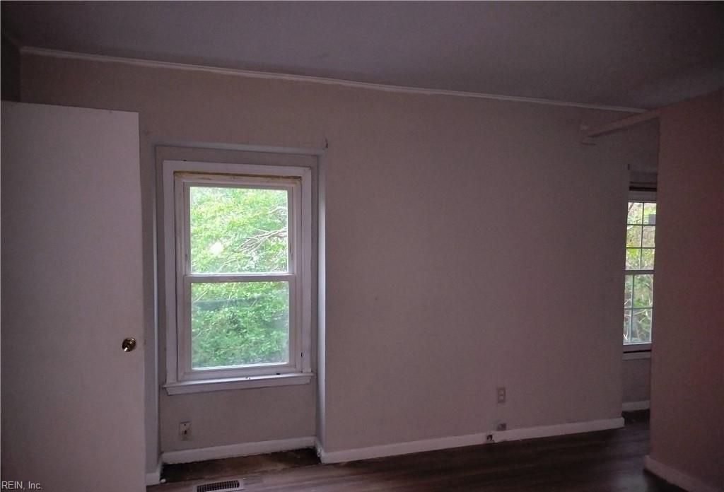 915 Harbour North Dr Property Photo 6