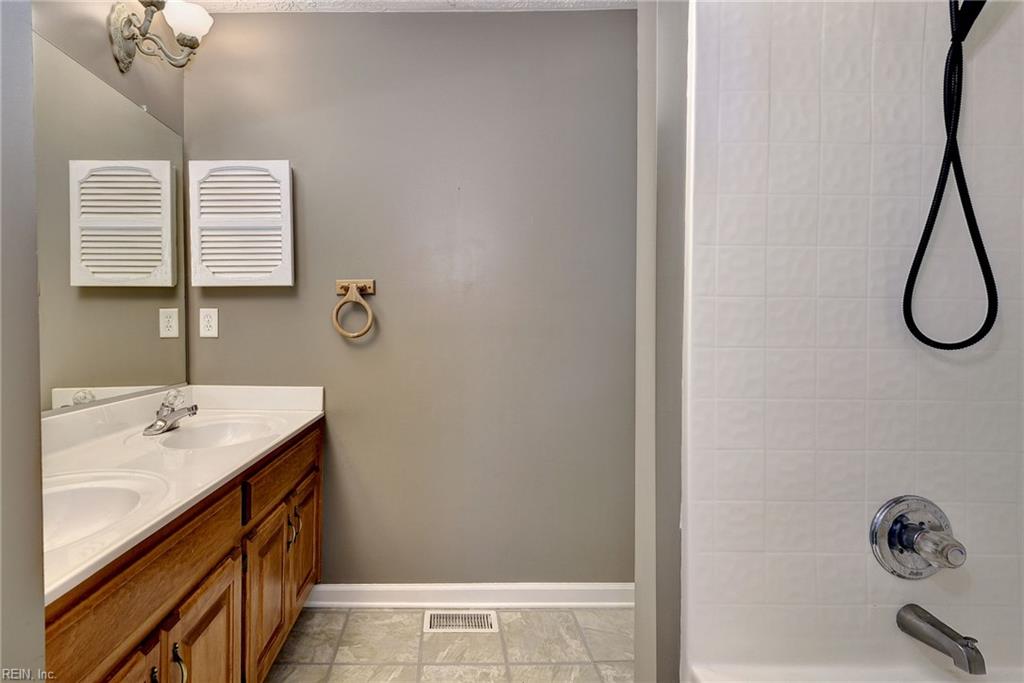 104 Sheppard Dr Property Photo 16