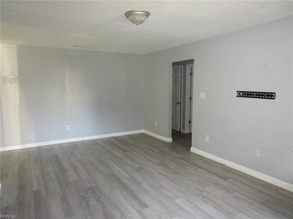 4 Roy Ct Property Photo 6