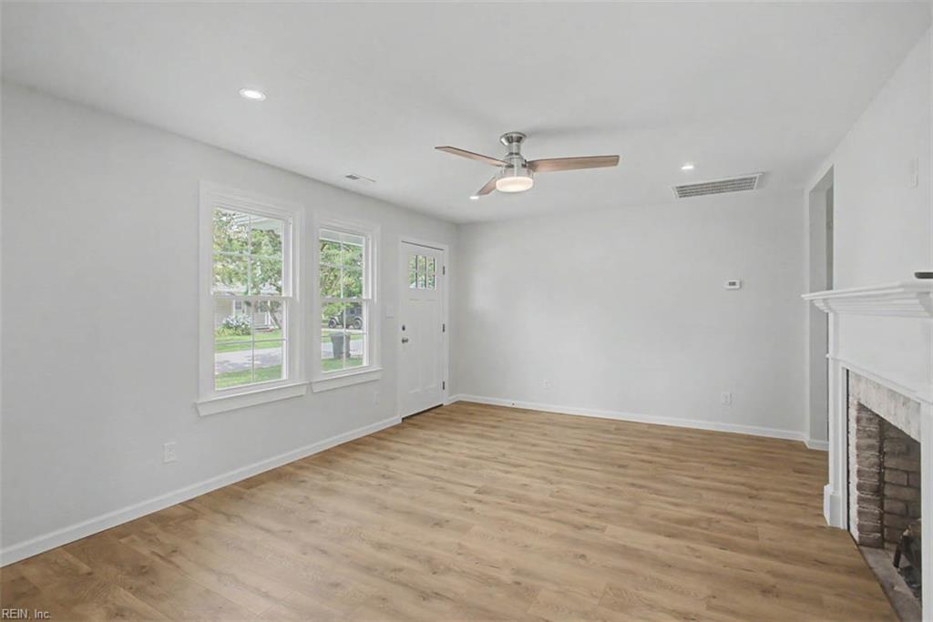 814 Johnston St Property Photo 6