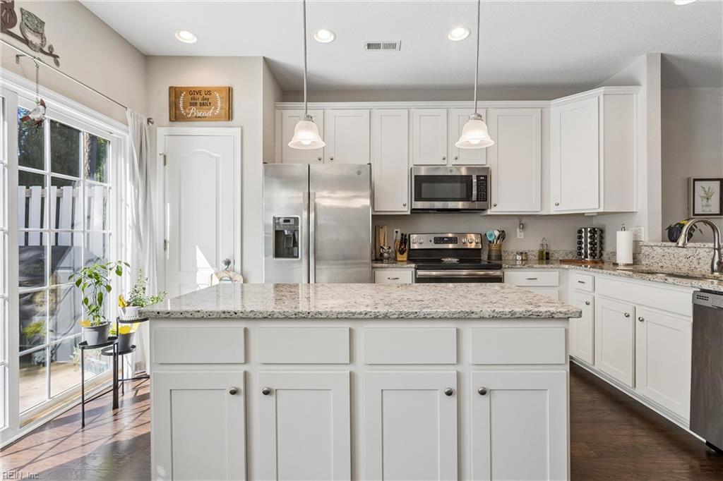 1504 Prosperity Ct Property Photo 3