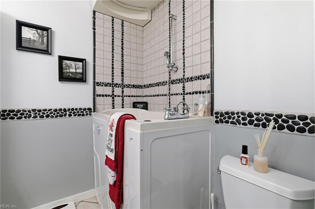 320 Bay Tree Beach Rd Property Photo 12