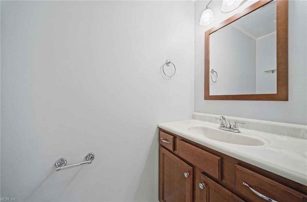 719 Waters Dr Property Photo 12