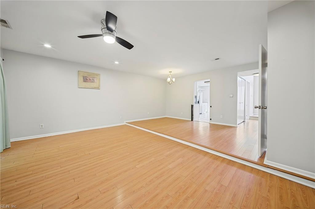 719 Waters Dr Property Photo 15