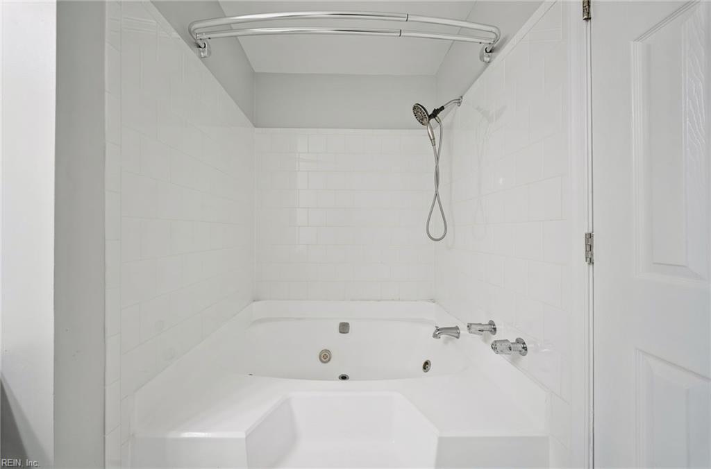 719 Waters Dr Property Photo 21
