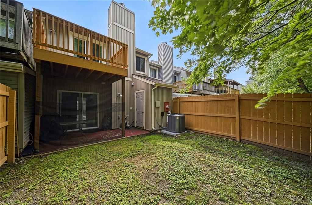 719 Waters Dr Property Photo 32