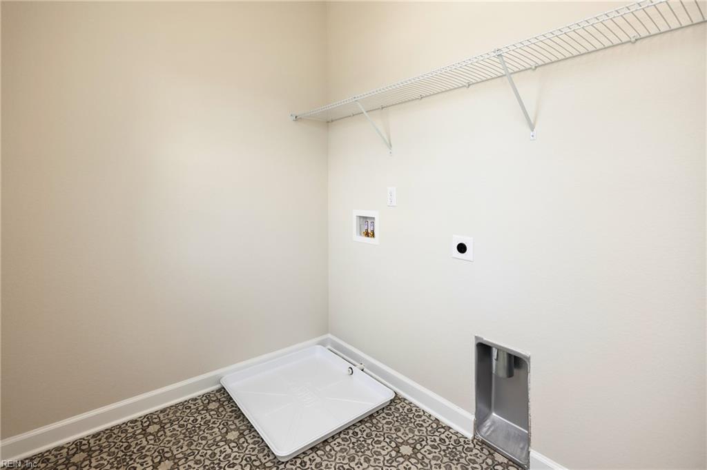 331 Station Dr Property Photo 15