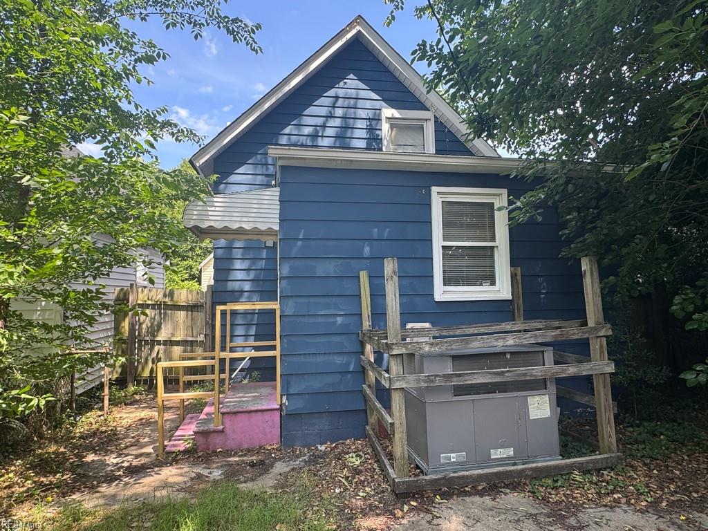 20 Dewey St Property Photo 2