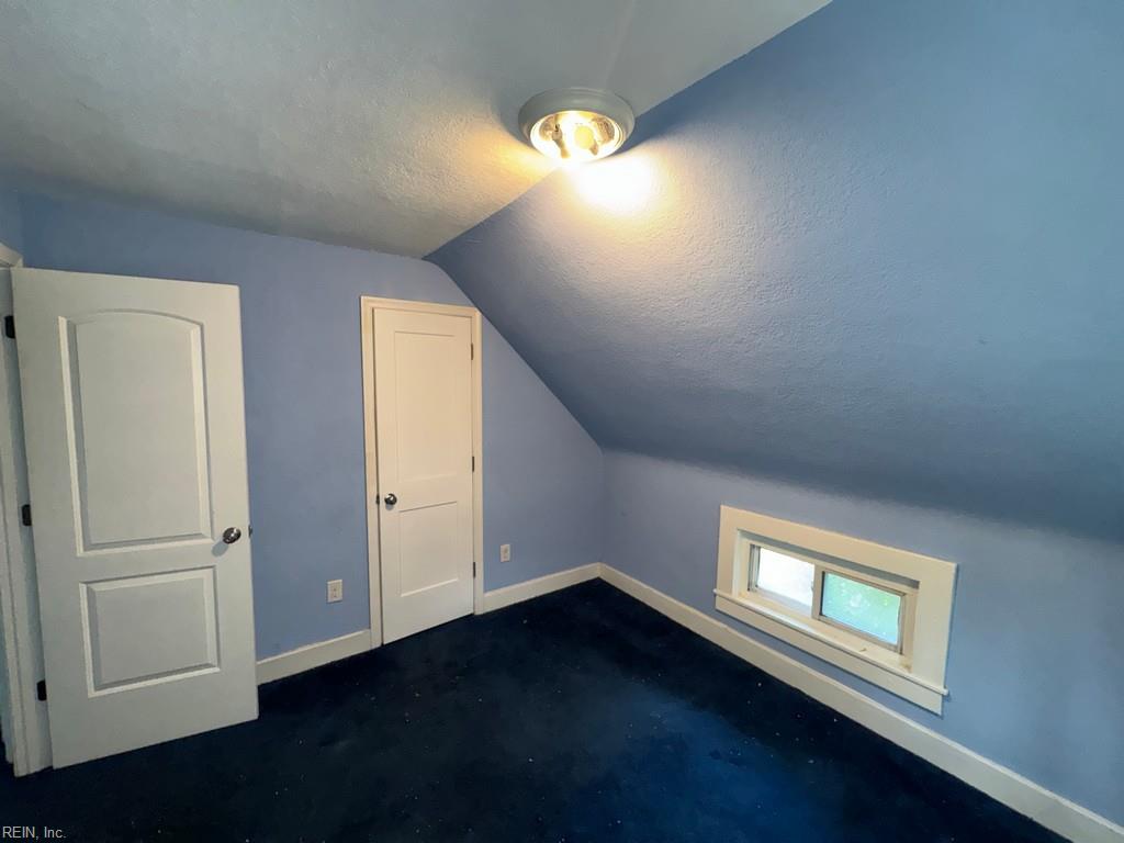 20 Dewey St Property Photo 11