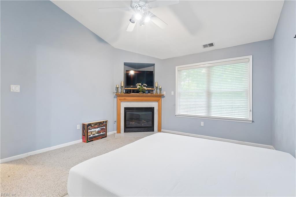 324 Hillside Ter Property Photo 17